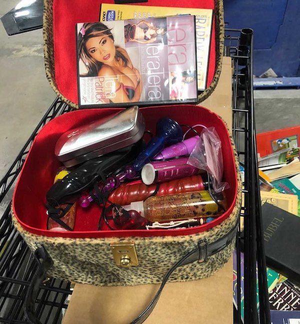 Thrift Shop Finds (46 pics)