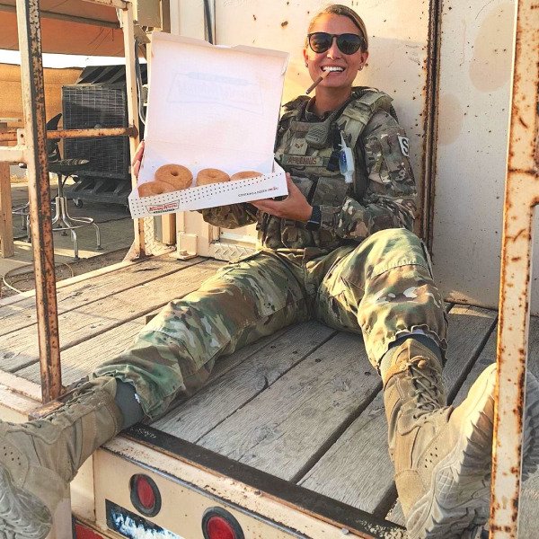 Military Girls (28 pics)