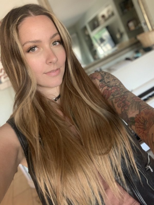 Girls With Tattoos (68 pics)
