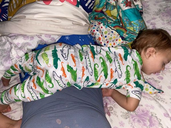 Moms Show Their Everyday Routine (20 pics)