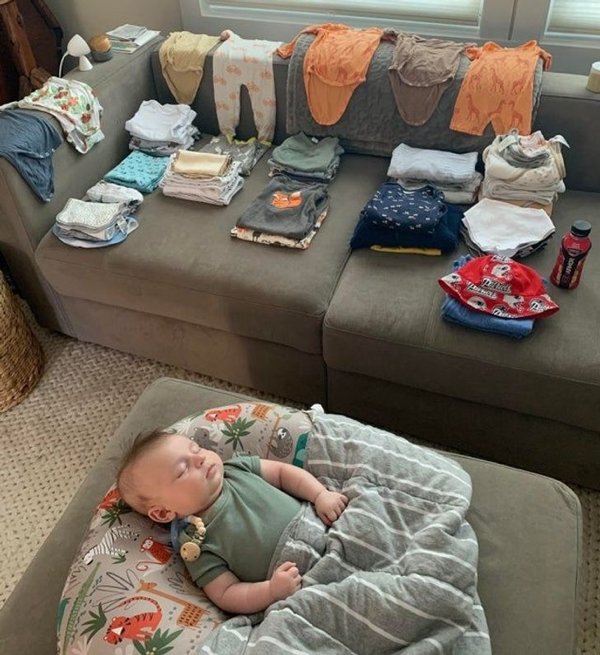 Moms Show Their Everyday Routine (20 pics)