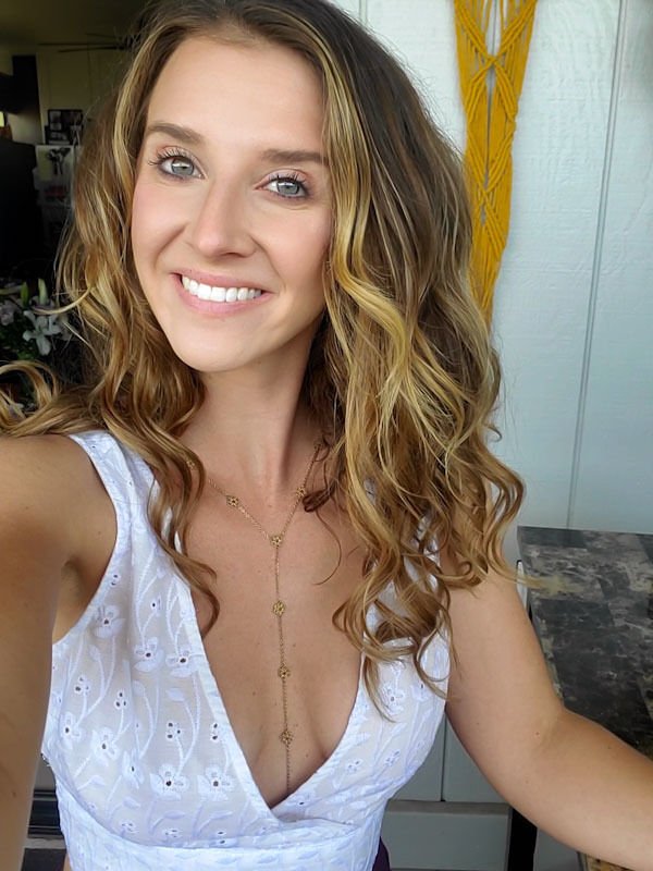 Girls In Tight Dresses (45 pics)