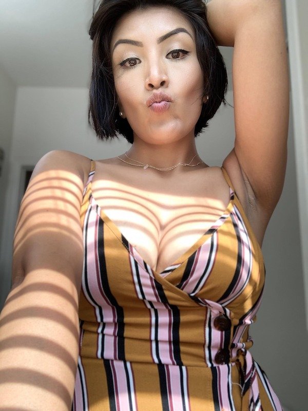 Girls In Tight Dresses (45 pics)