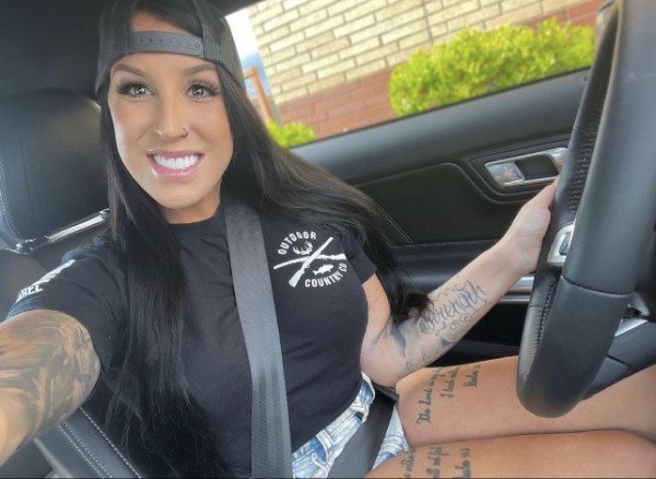 Hot Car Selfies (35 pics)