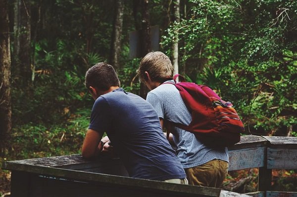 Friendship Red Flags (12 pics)