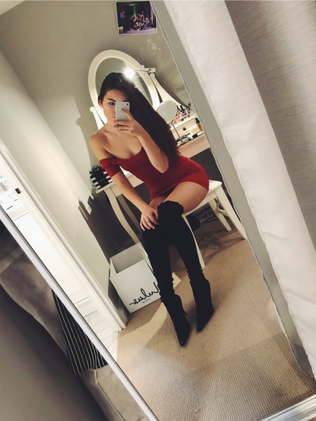 Girls In Thighs (35 pics)