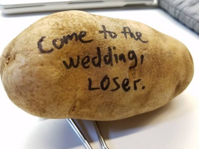 What's Wrong With These Weddings? (33 pics)