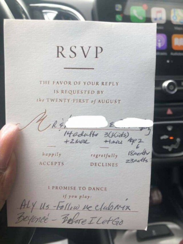 What's Wrong With These Weddings? (33 pics)