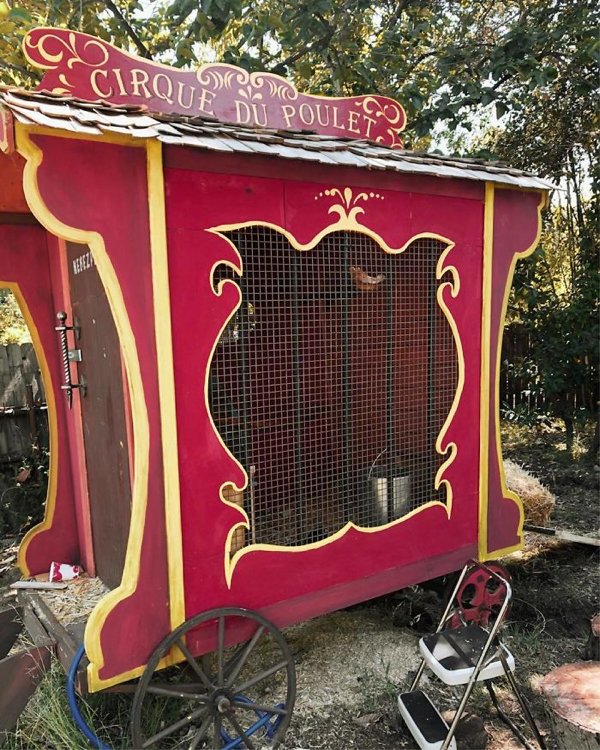 Unusual Chicken Coops (30 pics)