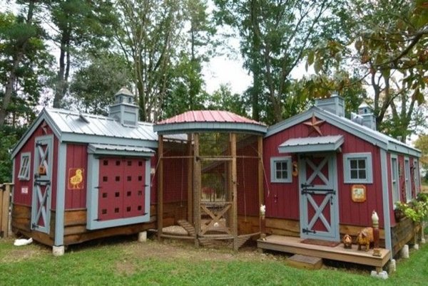 Unusual Chicken Coops (30 pics)