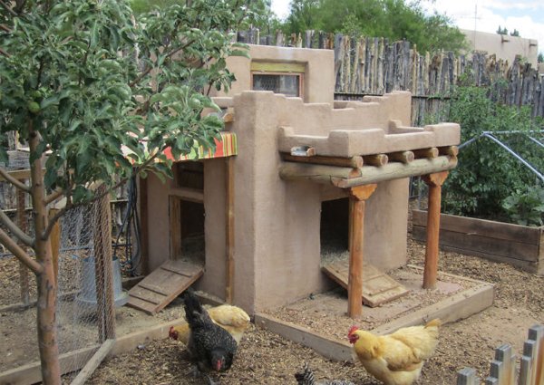 Unusual Chicken Coops (30 pics)