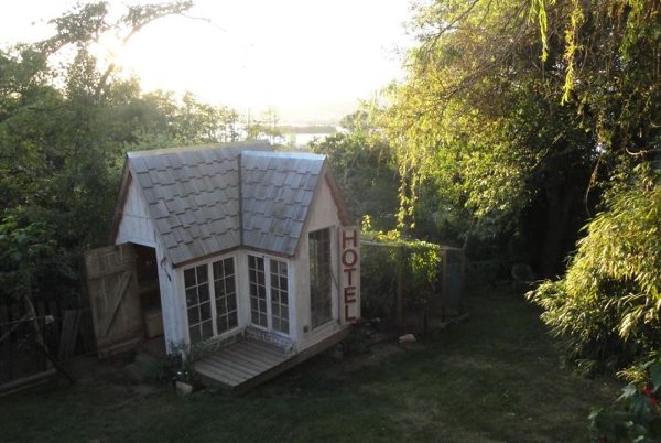 Unusual Chicken Coops (30 pics)