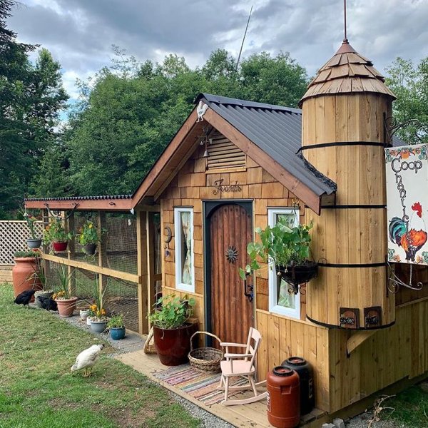 Unusual Chicken Coops (30 pics)