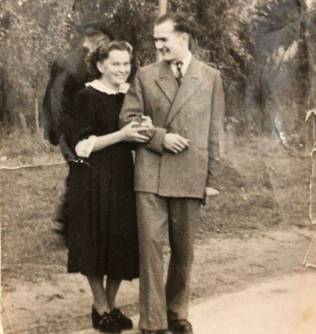 Can You Guess The Age Of These People From The Past? (18 pics) Can You Guess The Age Of These People From The Past? (18 pics)