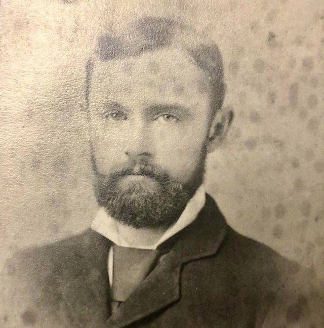 Can You Guess The Age Of These People From The Past? (18 pics) Can You Guess The Age Of These People From The Past? (18 pics)