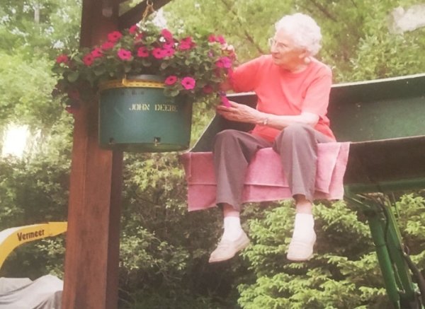 Amazing Grandmas And Grandpas (33 pics)
