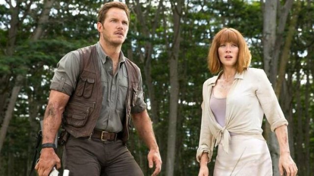 Things That May Happen Only In Movies (34 pics)