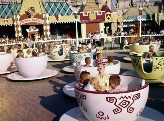Old Photos Of 'Disneyland' Opening (25 pics)