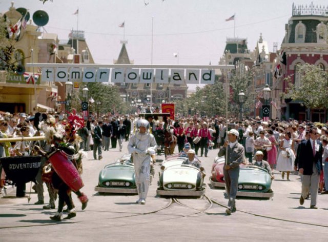 Old Photos Of 'Disneyland' Opening (25 pics)