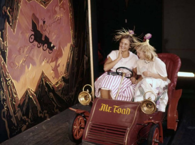 Old Photos Of 'Disneyland' Opening (25 pics)