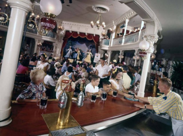 Old Photos Of 'Disneyland' Opening (25 pics)