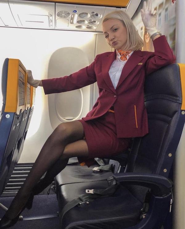 Hot Flight Attendants (33 pics)