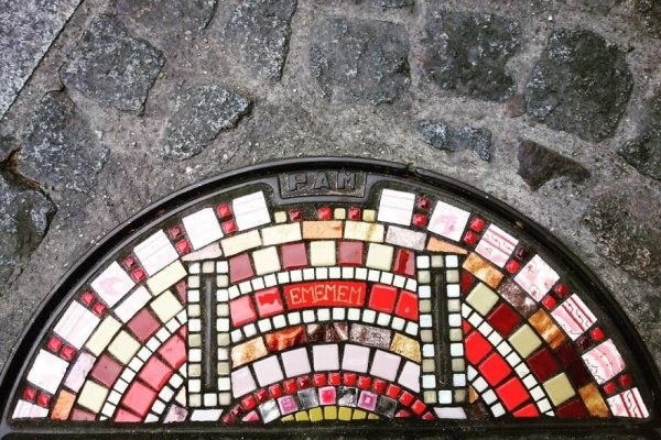 Artist Restores Street Cracks With Beautiful Mosaics (35 pics)