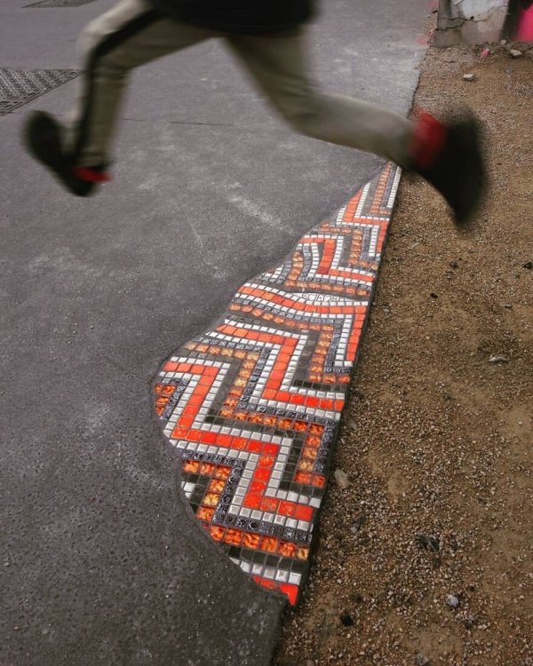 Artist Restores Street Cracks With Beautiful Mosaics (35 pics)