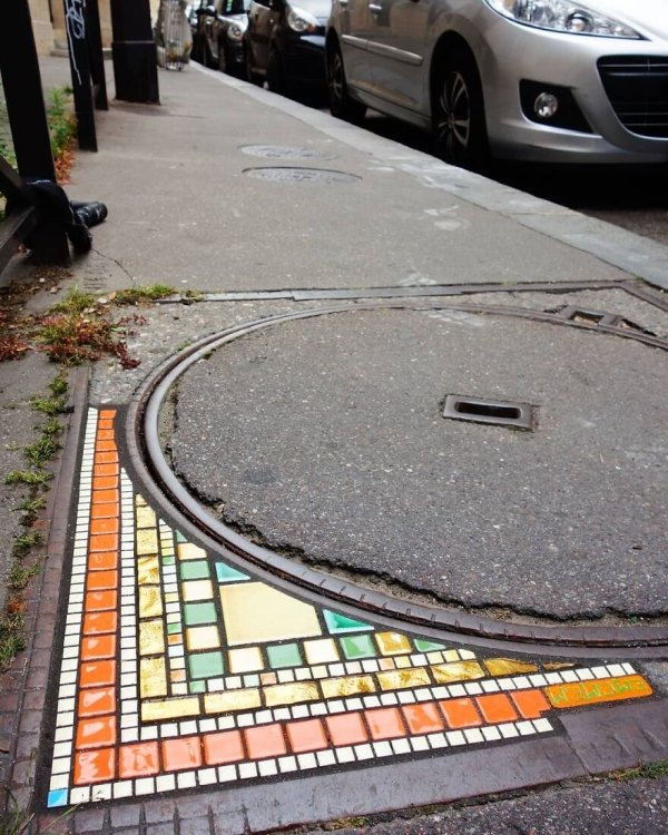Artist Restores Street Cracks With Beautiful Mosaics (35 pics)
