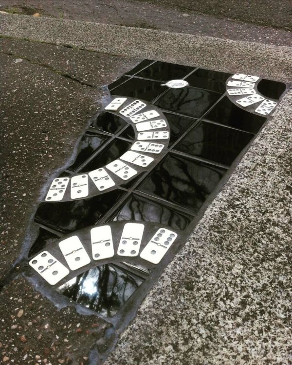 Artist Restores Street Cracks With Beautiful Mosaics (35 pics)