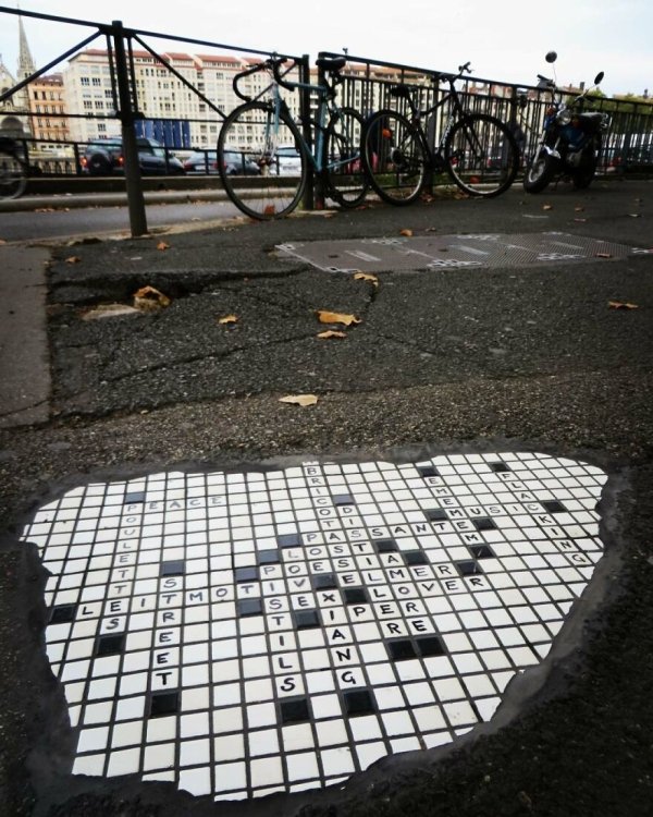 Artist Restores Street Cracks With Beautiful Mosaics (35 pics)