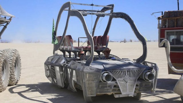 'Burning Man' Festival Vehicles (36 pics)