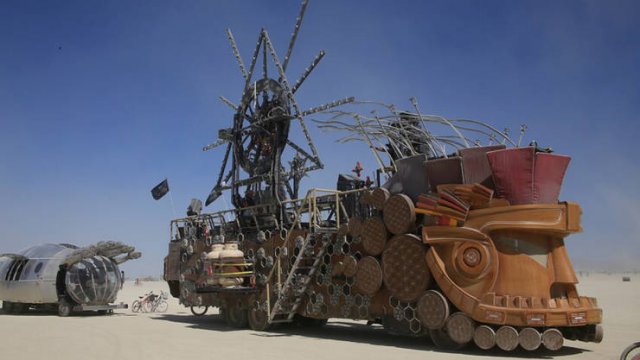 'Burning Man' Festival Vehicles (36 pics)