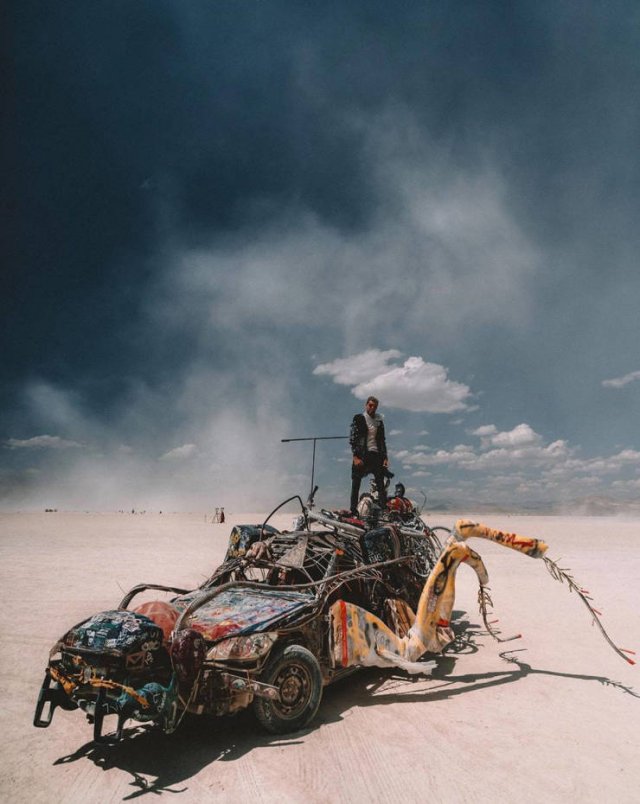 'Burning Man' Festival Vehicles (36 pics)