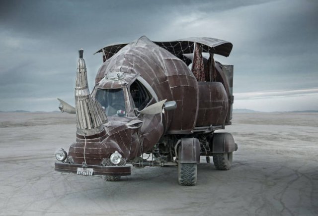 'Burning Man' Festival Vehicles (36 pics)