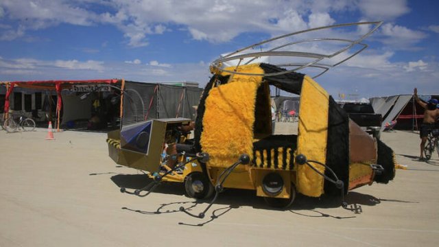 'Burning Man' Festival Vehicles (36 pics)