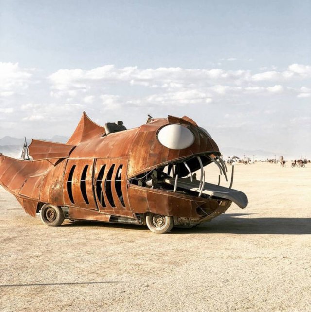 'Burning Man' Festival Vehicles (36 pics)