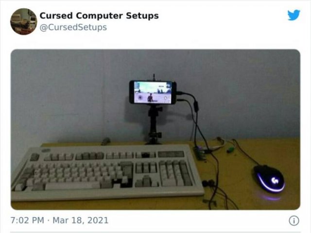 Cursed Computer Setups (29 pics)