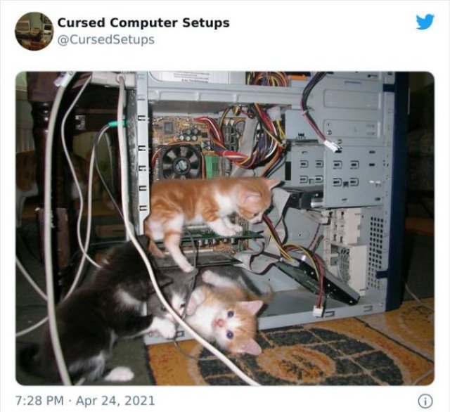 Cursed Computer Setups (29 pics)