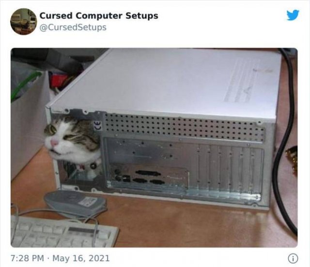 Cursed Computer Setups (29 pics)