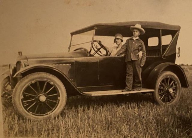 Great Old Family Photos (31 pics)