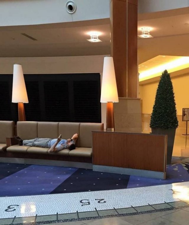 Men Shopping With Their Wives (37 pics)