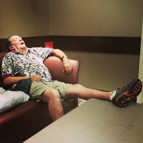 Men Shopping With Their Wives (37 pics)