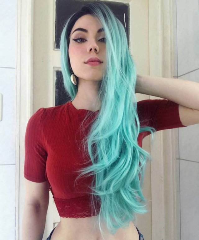 Girls With Dyed Hair (44 pics)