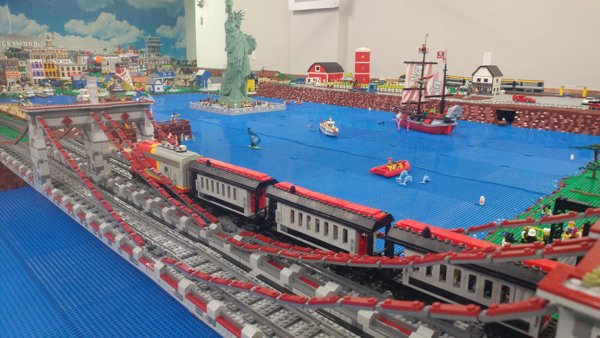 It's A LEGO World (32 pics)