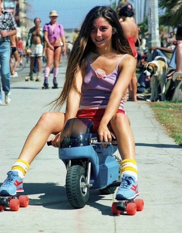 Roller Skating In Los Angeles In 80's (47 pics)