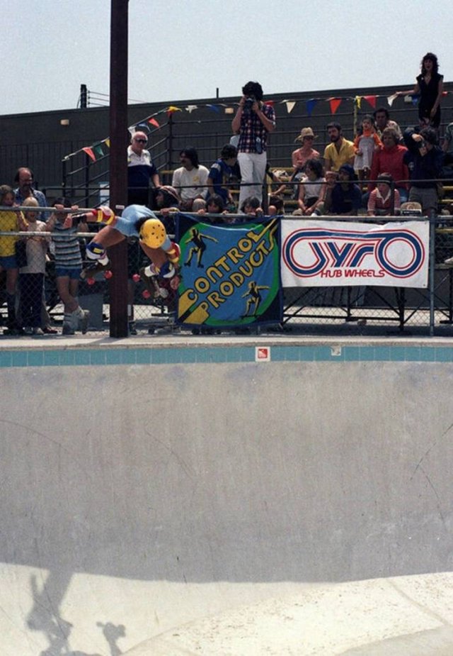 Roller Skating In Los Angeles In 80's (47 pics)