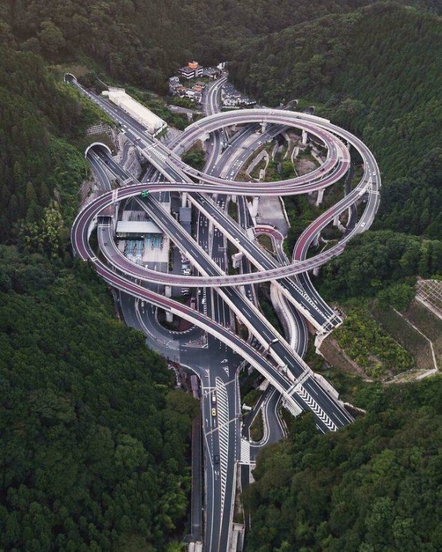 Great Infrastructure Examples (35 pics)