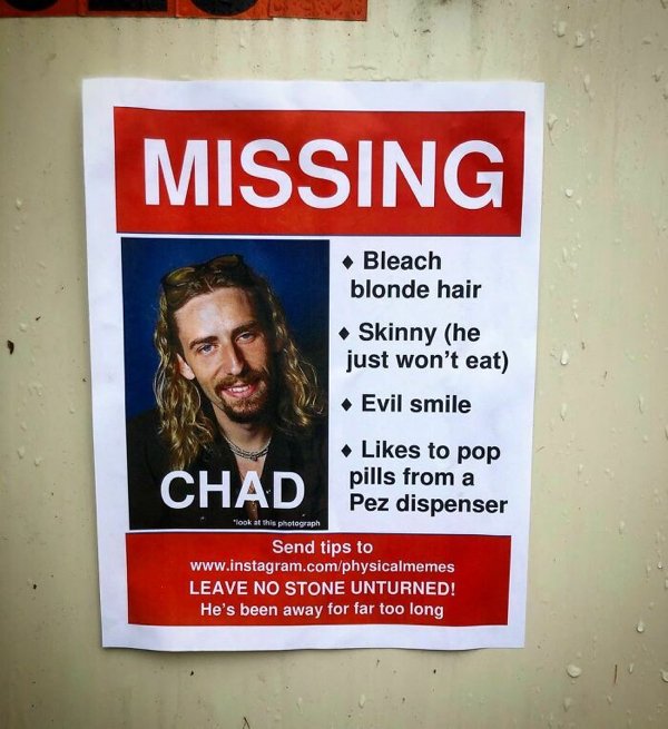Man Trolls Neighbors With Posters (24 pics)