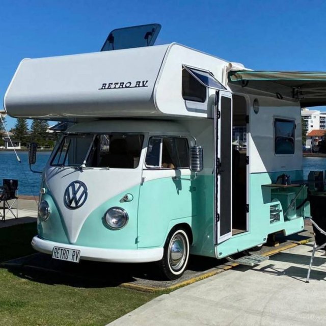 Australian Mechanic Turned An Old Van Into A $149 Thousand Mobile Home (20 pics)